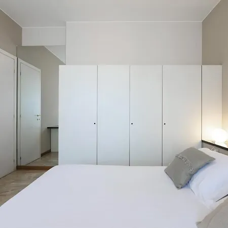 Apartment Contempora - Elvezia Park - 1bed, 1bath With Balcony - E34